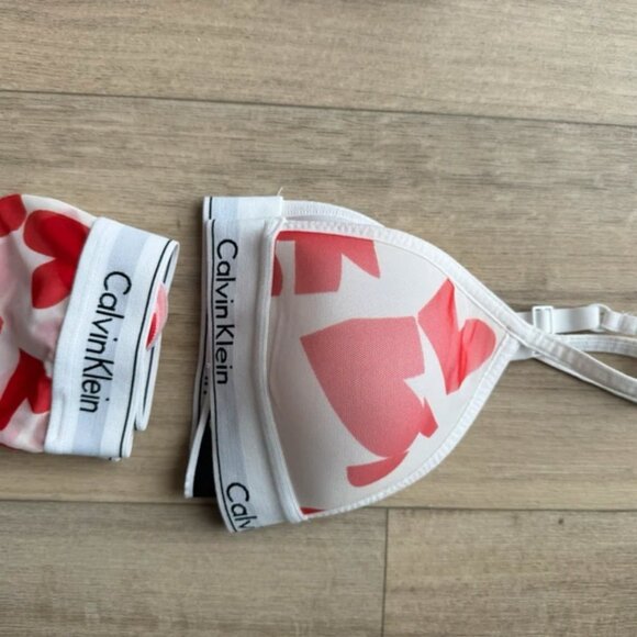 Bikini - Picture 3 of 3